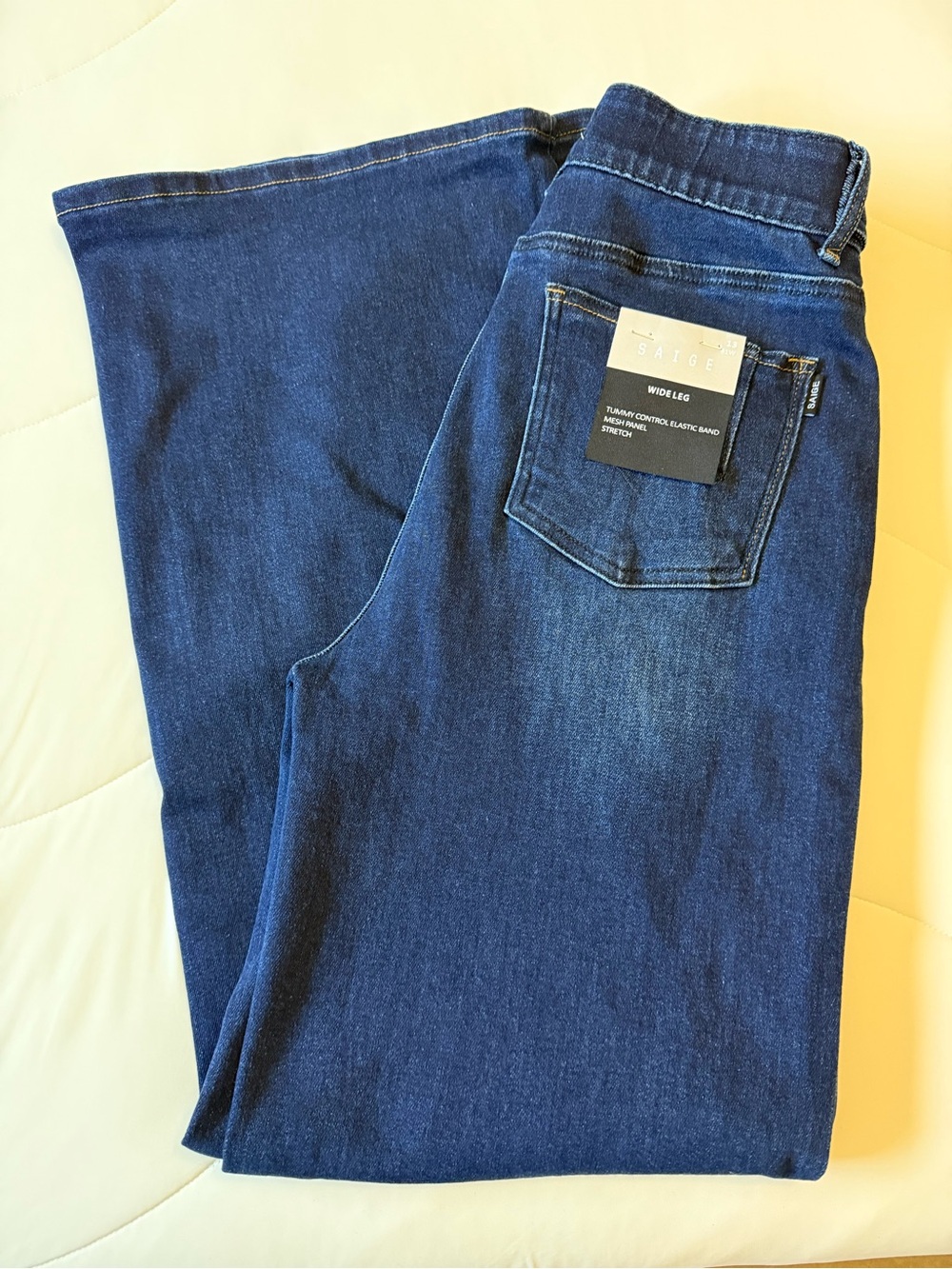 Women’s Saige Wide LegJeans in Dark Blue